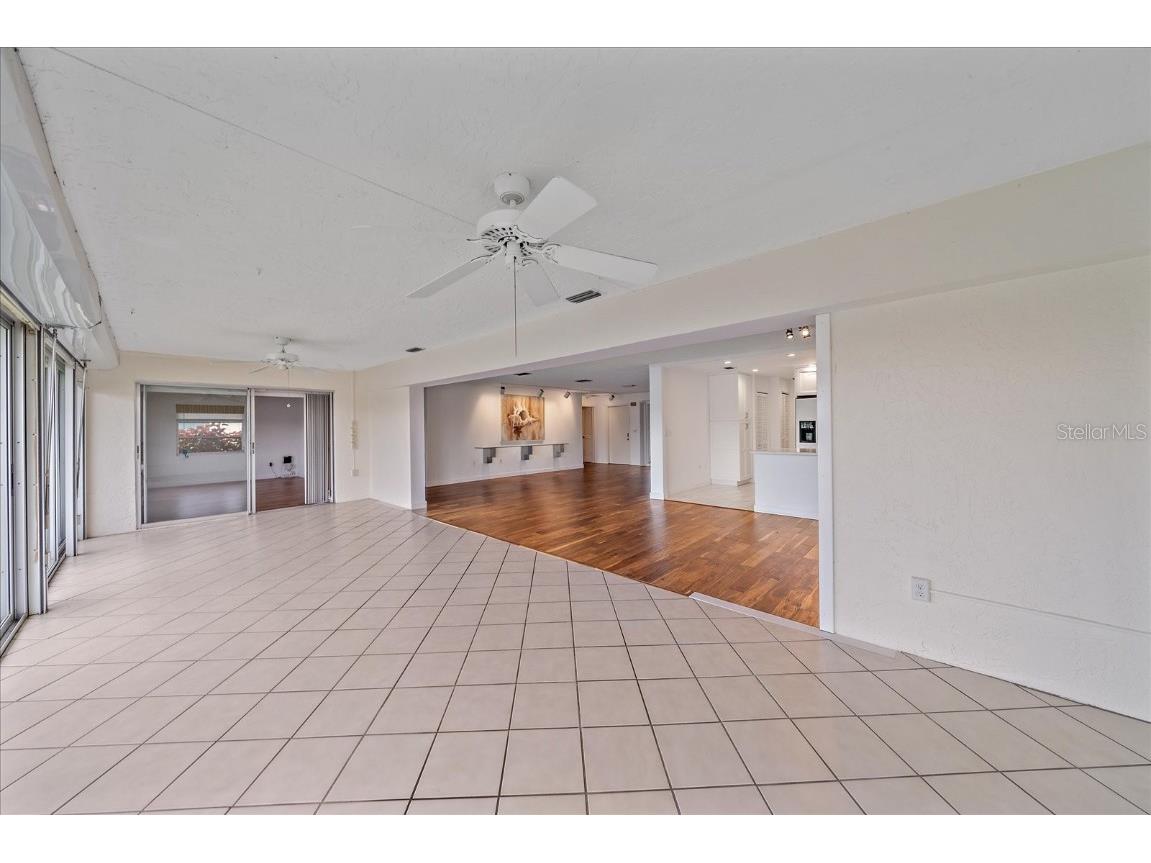 7077 W Country Club Drive N Sarasota FL 34243 A4664588 image16