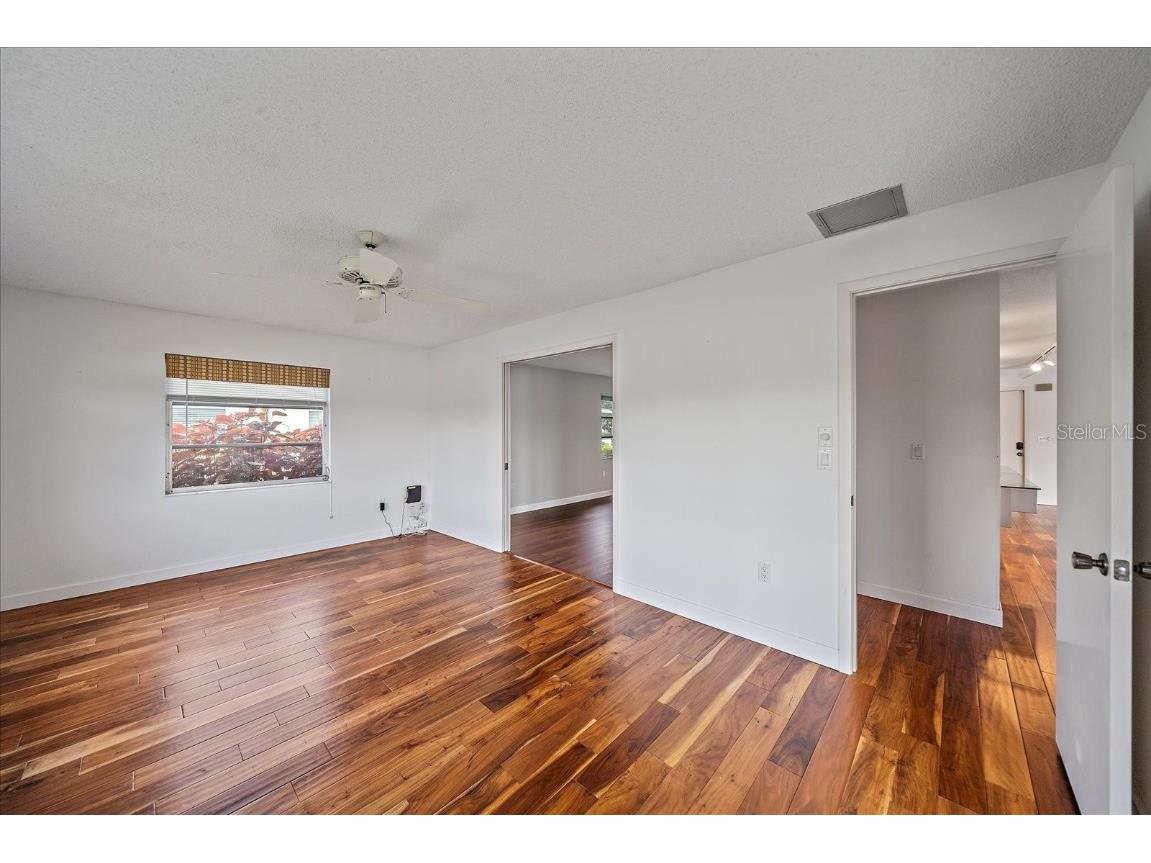 7077 W Country Club Drive N Sarasota FL 34243 A4664588 image20