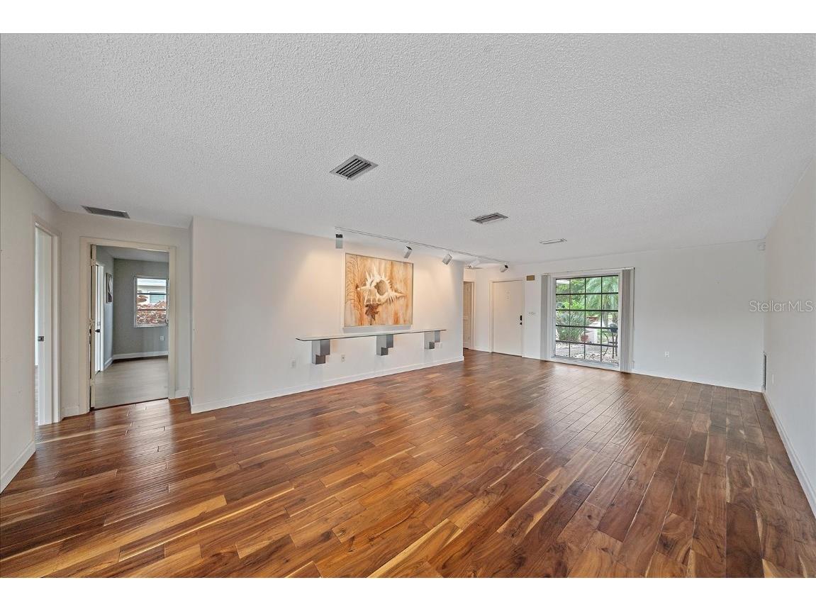 7077 W Country Club Drive N Sarasota FL 34243 A4664588 image3