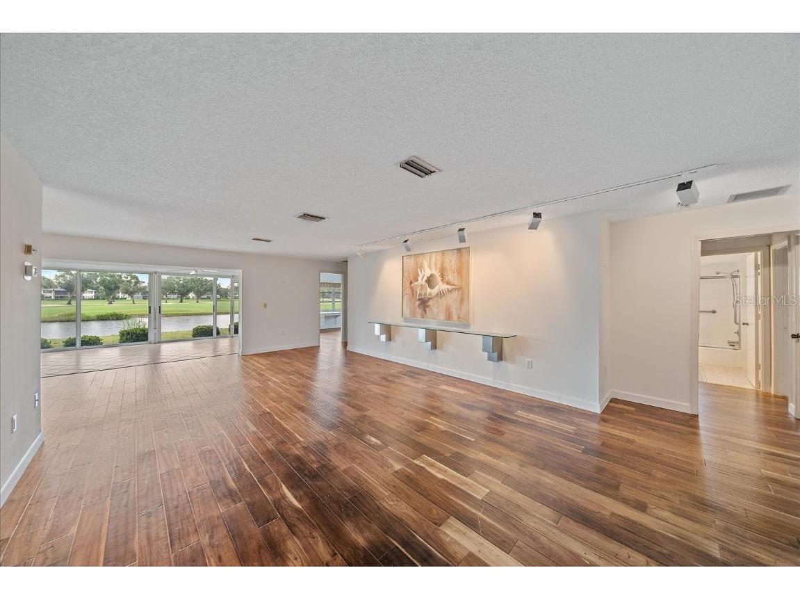 7077 W Country Club Drive N Sarasota FL 34243 A4664588 image4