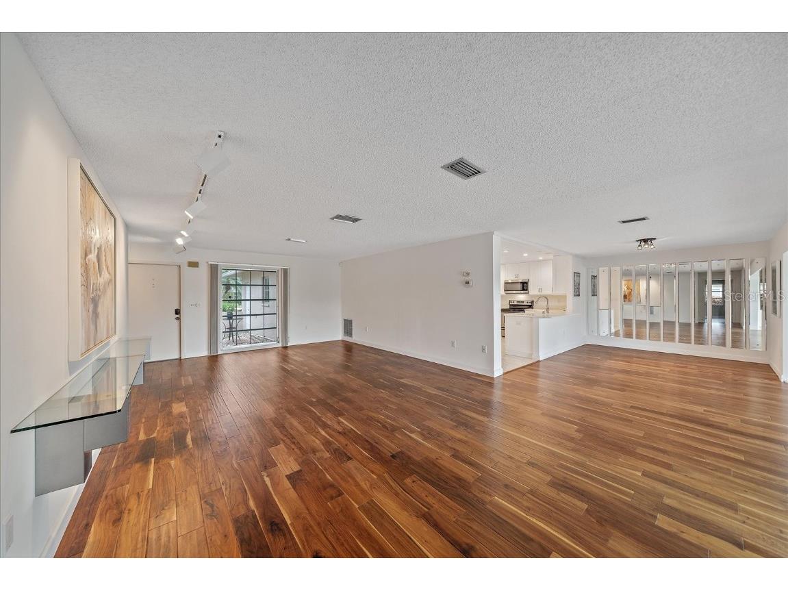 7077 W Country Club Drive N Sarasota FL 34243 A4664588 image6