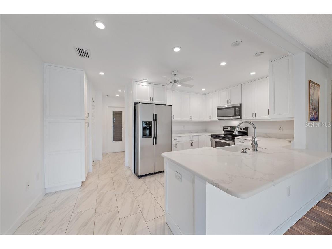 7077 W Country Club Drive N Sarasota FL 34243 A4664588 image7