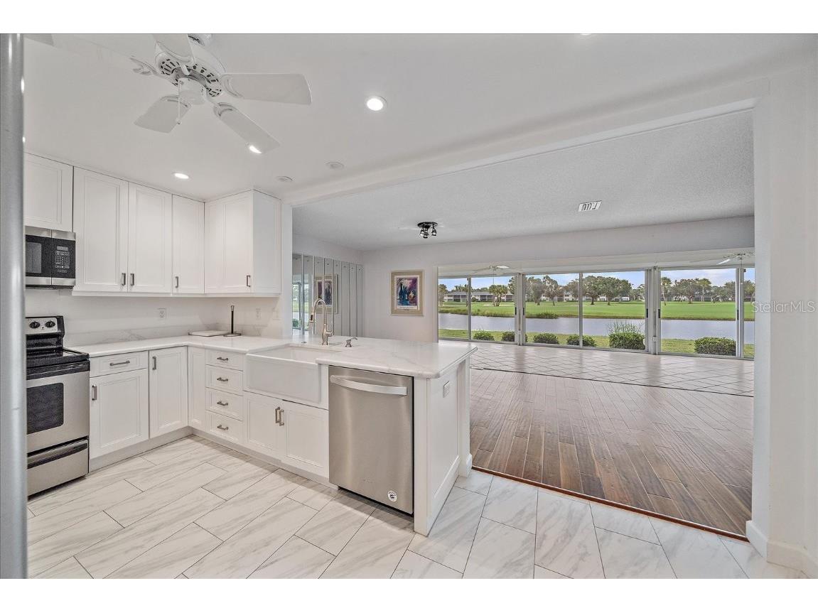 7077 W Country Club Drive N Sarasota FL 34243 A4664588 image9