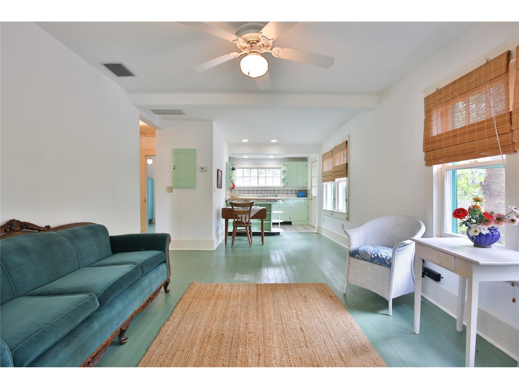 708 42nd Street Sarasota FL 34234 A4688855 image10