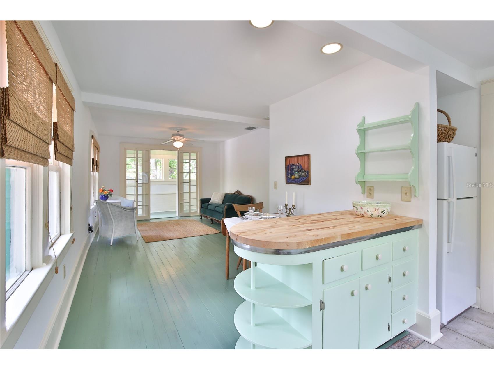 708 42nd Street Sarasota FL 34234 A4688855 image15