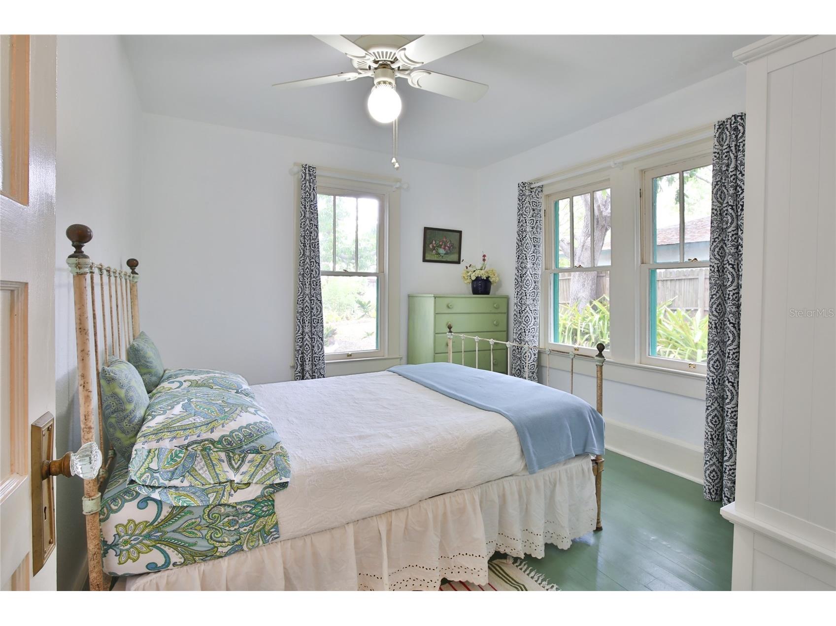 708 42nd Street Sarasota FL 34234 A4688855 image20