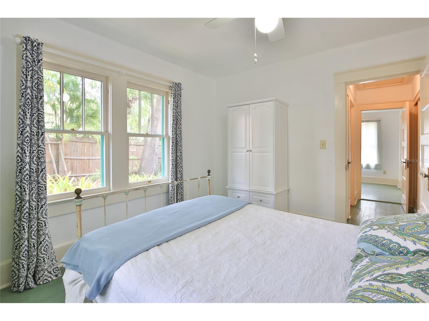 708 42nd Street Sarasota FL 34234 A4688859 image21
