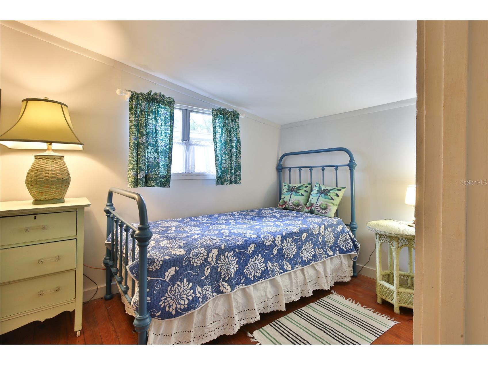 708 42nd Street Sarasota FL 34234 A4688859 image40