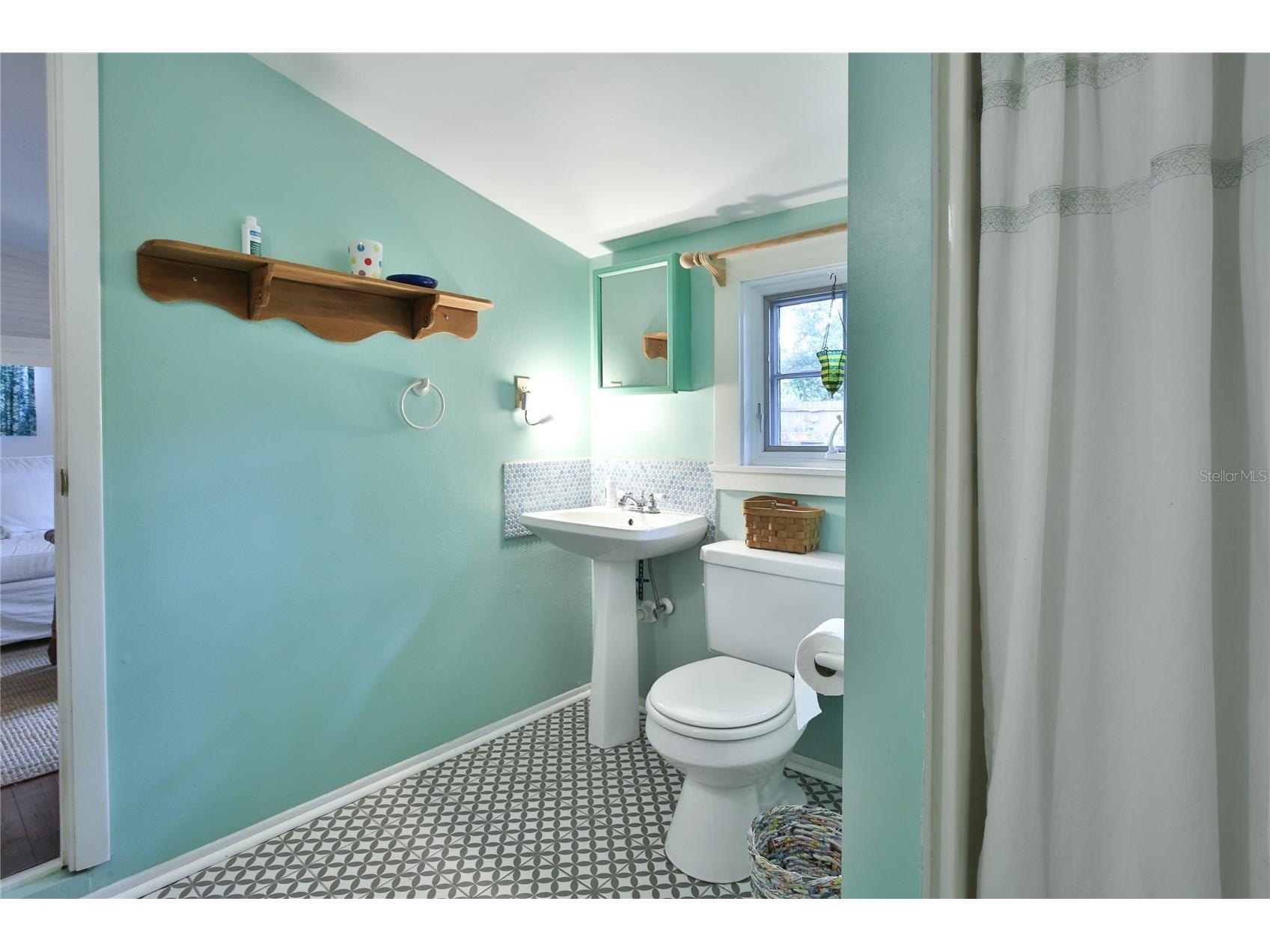 708 42nd Street Sarasota FL 34234 A4688859 image44