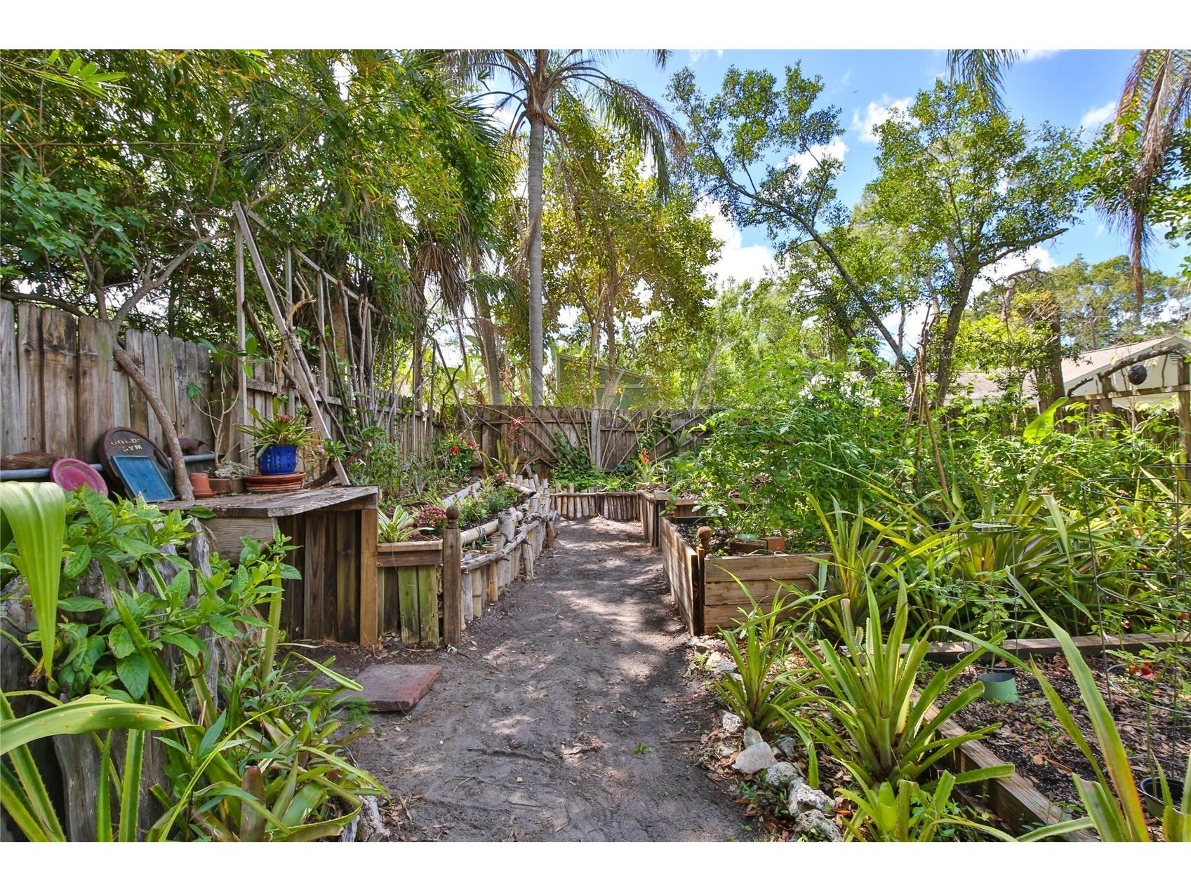 708 42nd Street Sarasota FL 34234 A4688859 image48