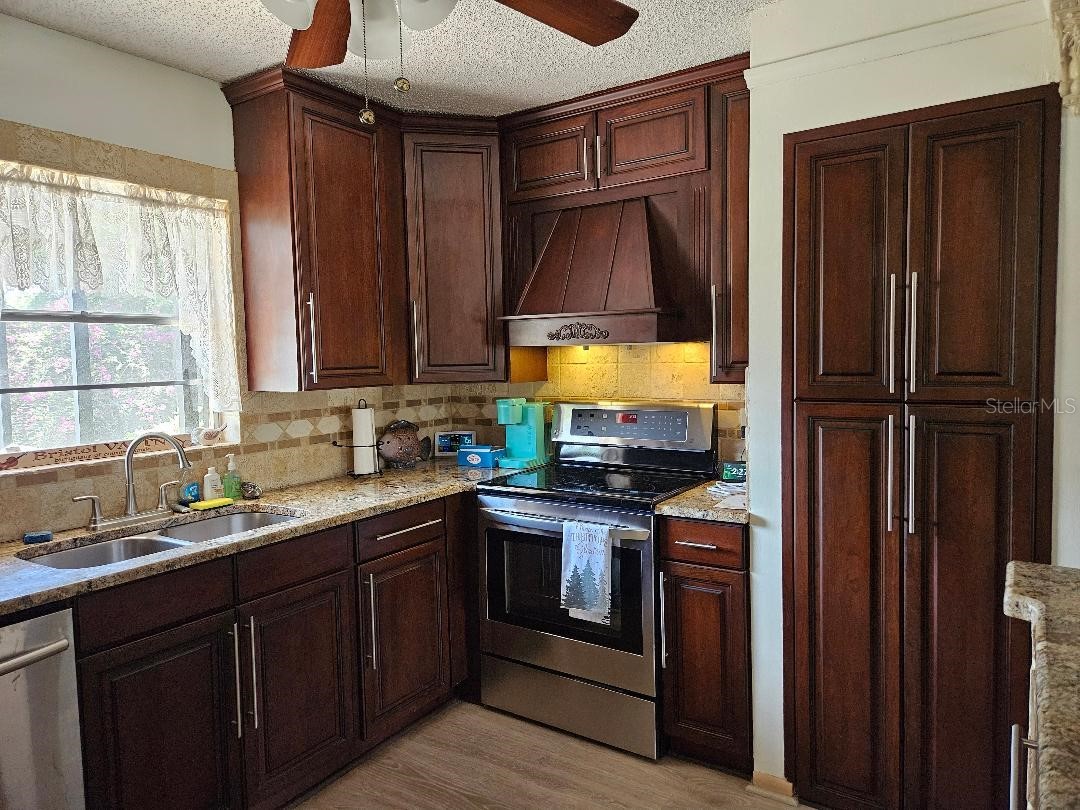 708 Brannen Circle Sun City Center FL 33573 TB8517141 image18