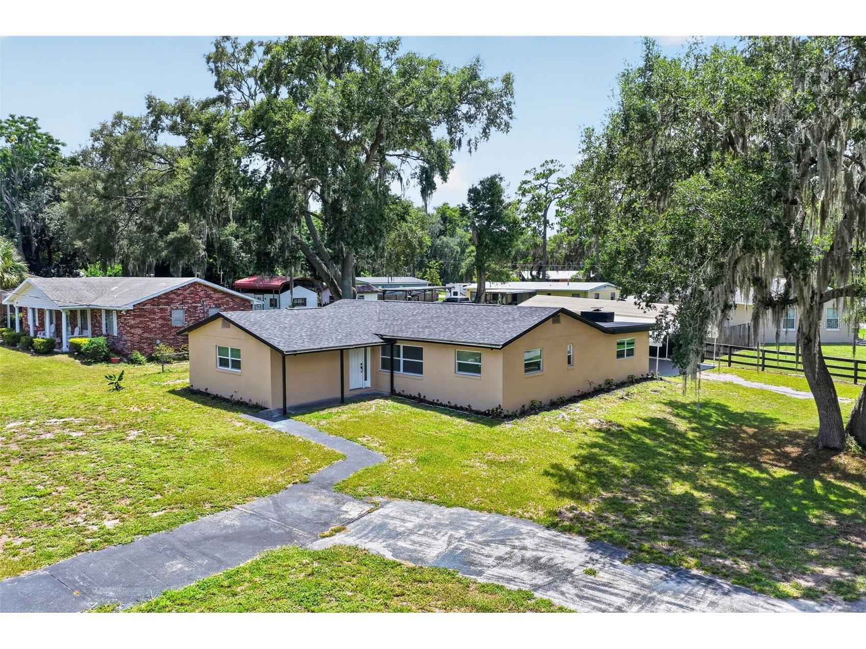 708 Cindy Avenue Fruitland Park FL 34731 G5114989 image2