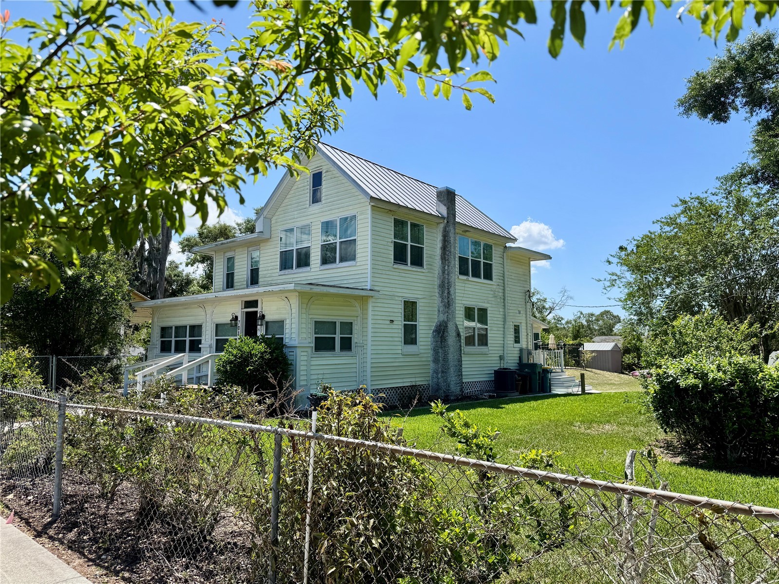 708 E Lemon Avenue Eustis FL 32726 G5111960 image1