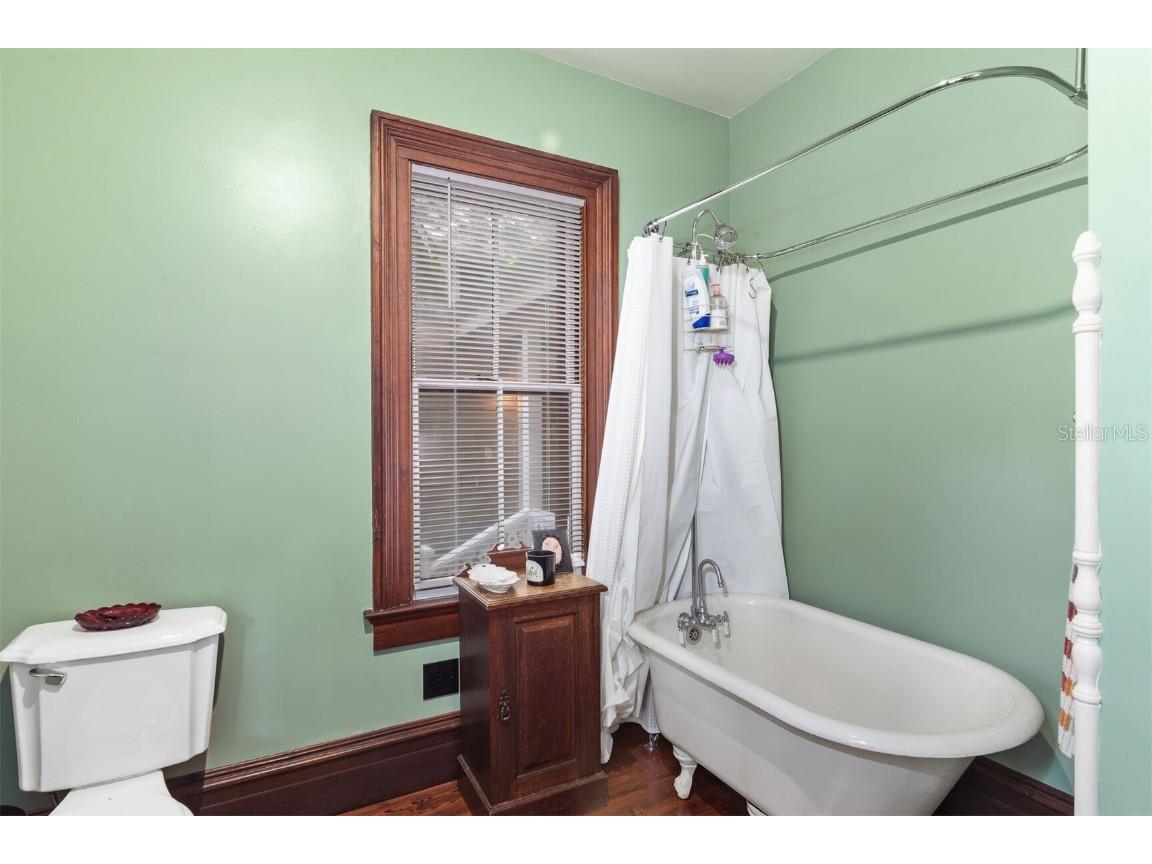 708 E University Avenue Gainesville FL 32601 GC531733 image37