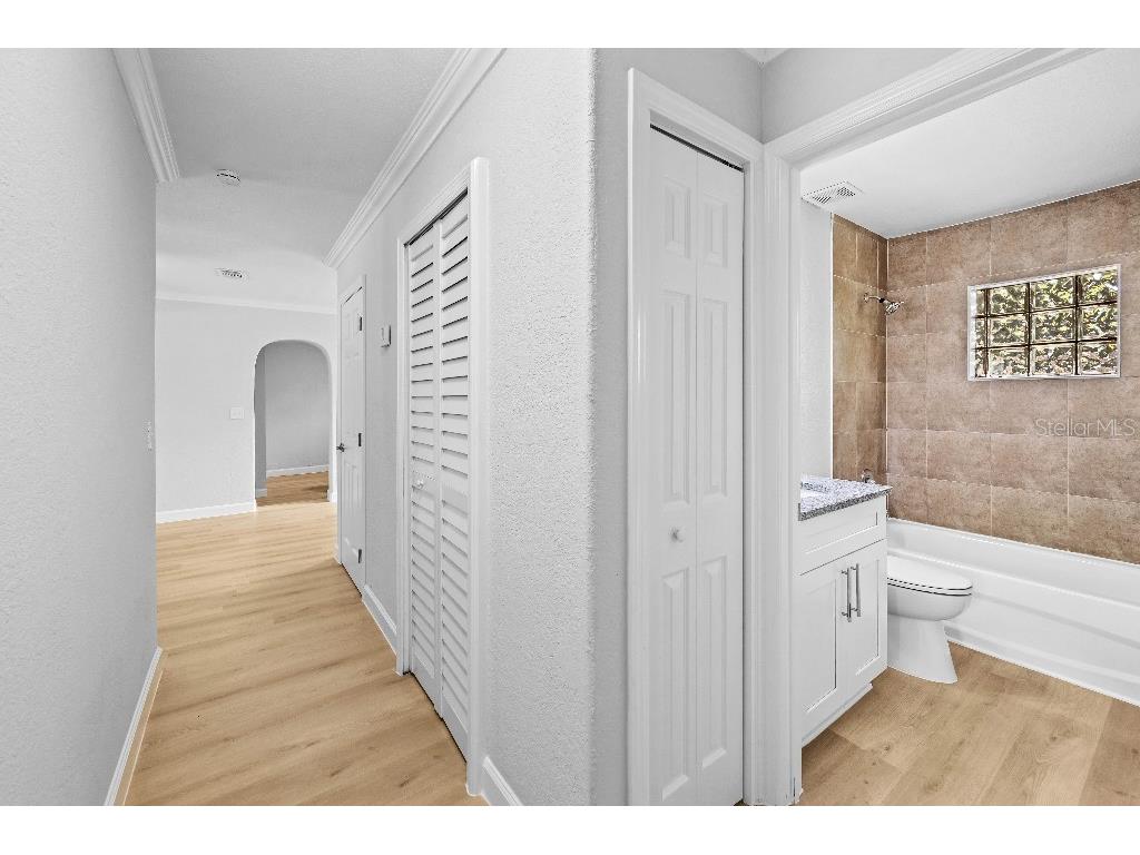 708 E Walts Avenue Deland FL 32724 W7878764 image19