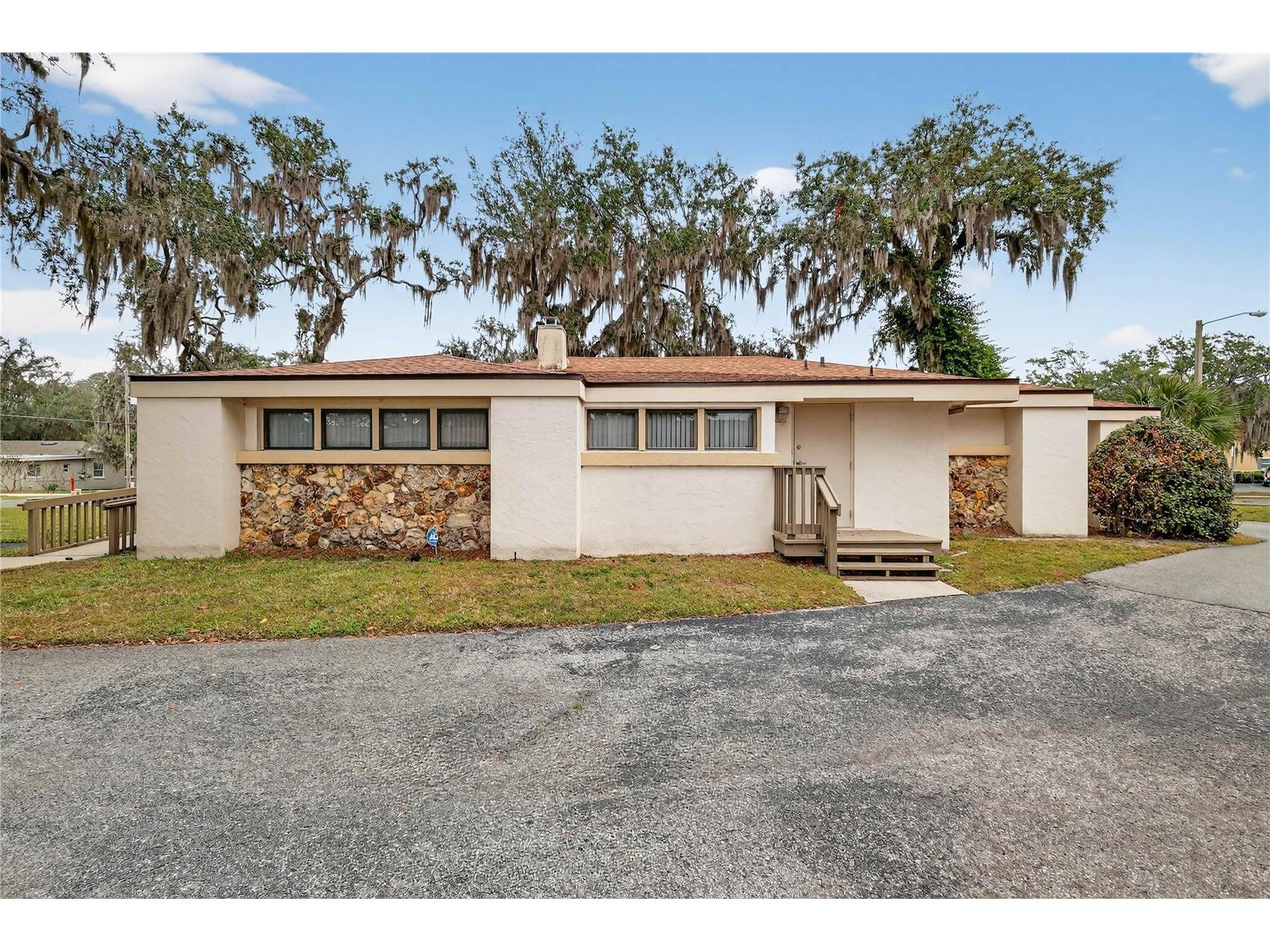 708 Lee Street Leesburg FL 34748 G5105732 image3