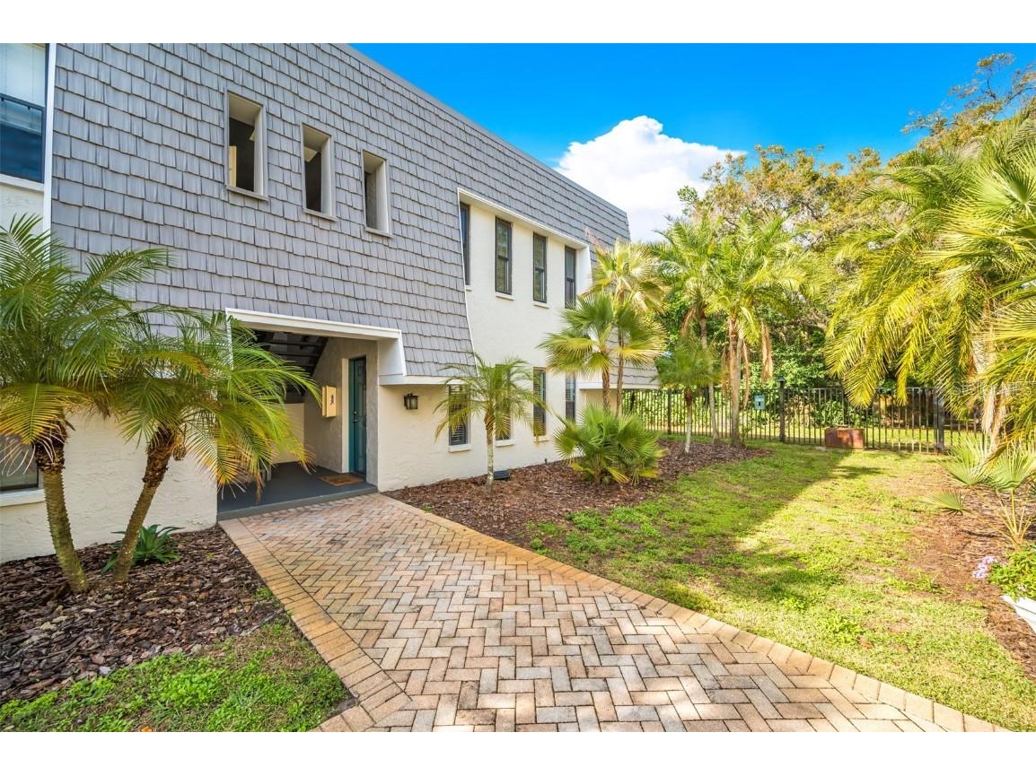 708 Lyndhurst #104 Dunedin FL 34698 TB8452369 image1