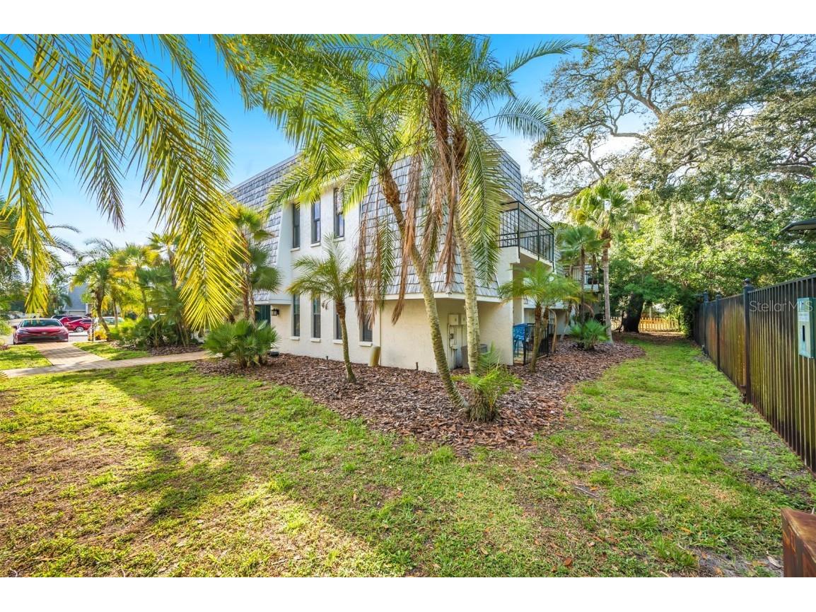 708 Lyndhurst #104 Dunedin FL 34698 TB8452369 image3