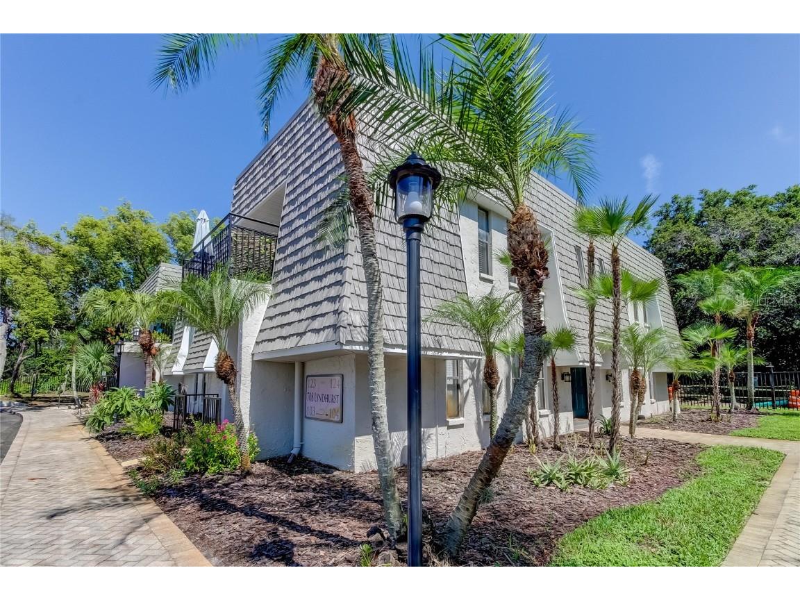 708 Lyndhurst Street #123 Dunedin FL 34698 U8246695 image1