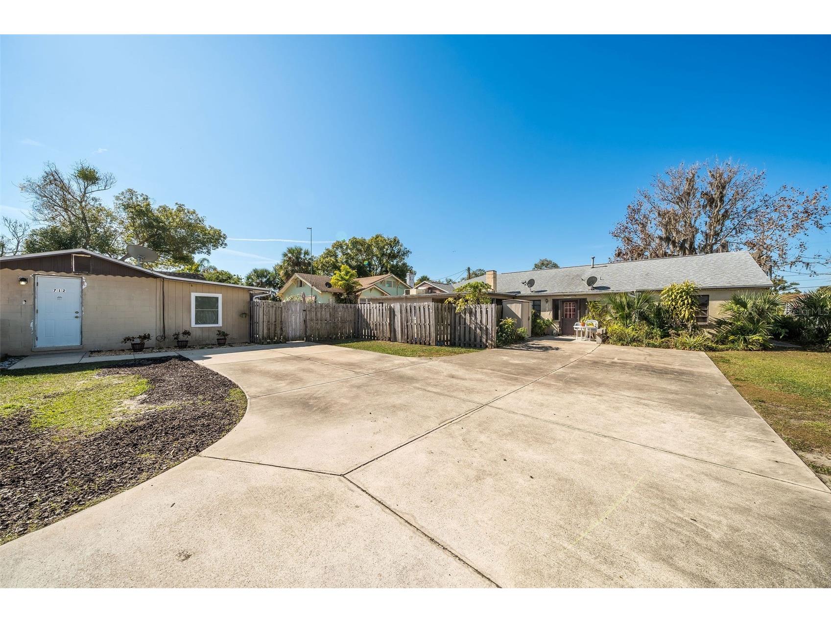 708 N Saint Clair Abrams Avenue Tavares FL 32778 O6373379 image42