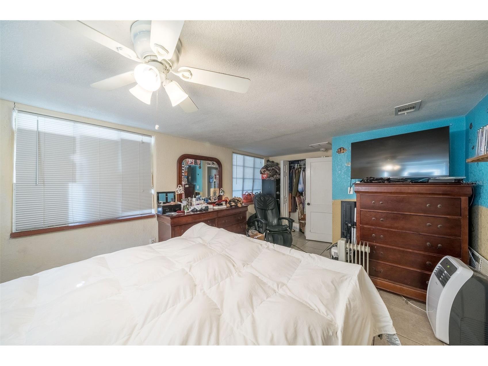 708 N Saint Clair Abrams Avenue Tavares FL 32778 O6373379 image5