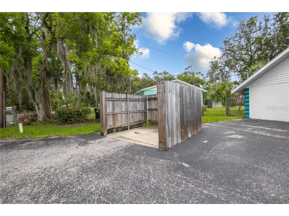 708 NE 6th Street Crystal River FL 34428 OM711891 image10