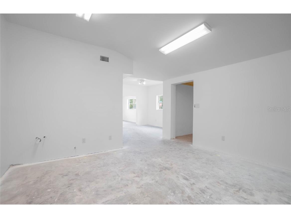 708 NE 6th Street Crystal River FL 34428 OM711891 image21