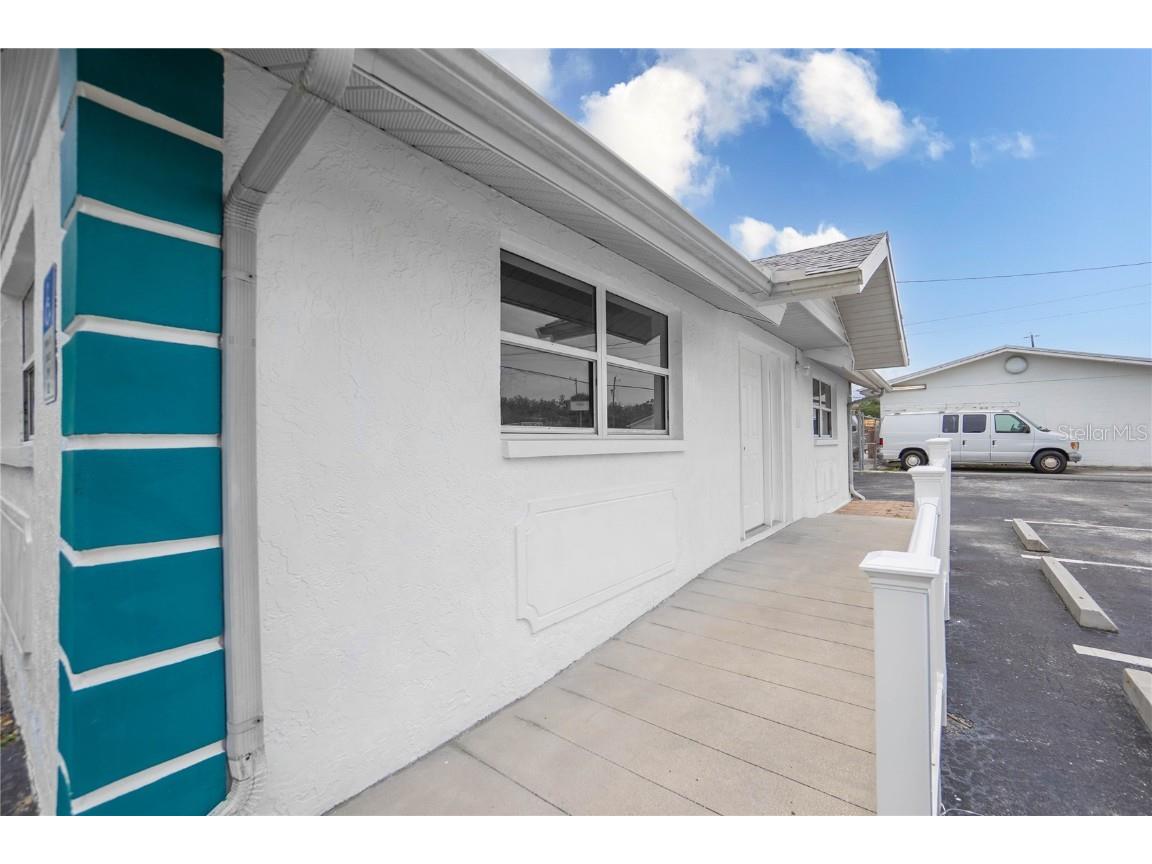 708 NE 6th Street Crystal River FL 34428 OM711891 image7