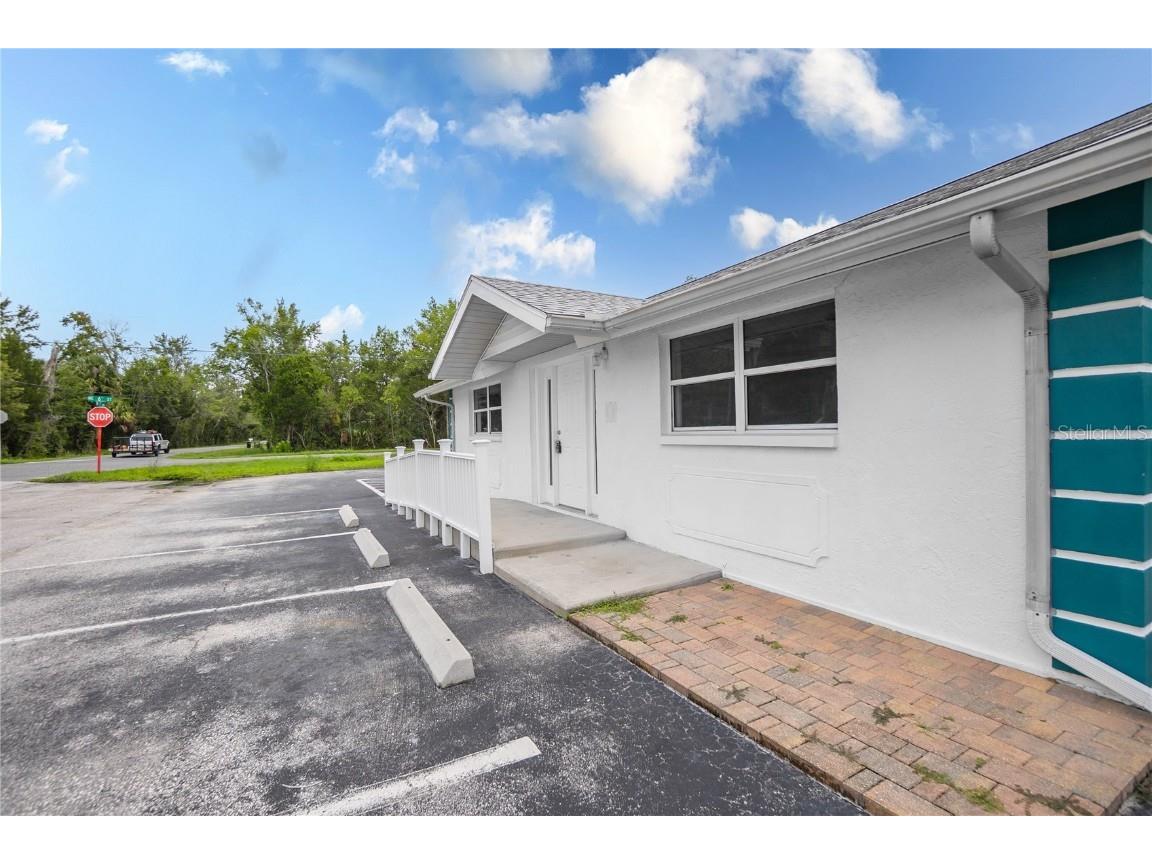 708 NE 6th Street Crystal River FL 34428 OM711891 image8