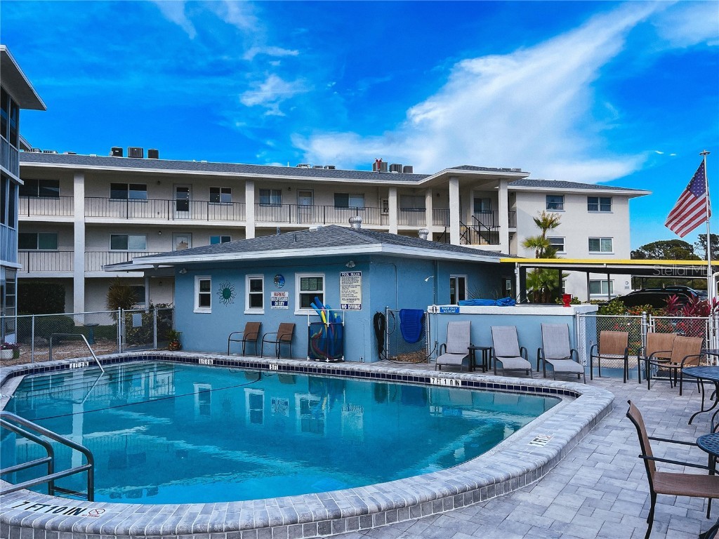 708 Tamiami Trail S #318 Venice FL 34285 A4610638 image1