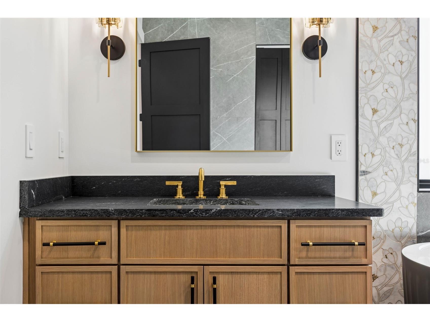 708 W Kentucky Avenue Tampa FL 33603 TB8451255 image40