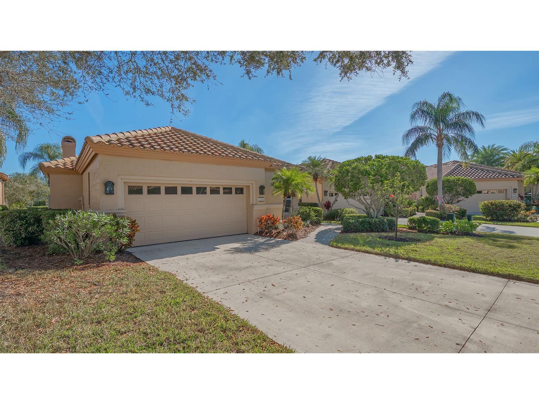 7085 La Ronda Court Sarasota FL 34238 A4676886 image1