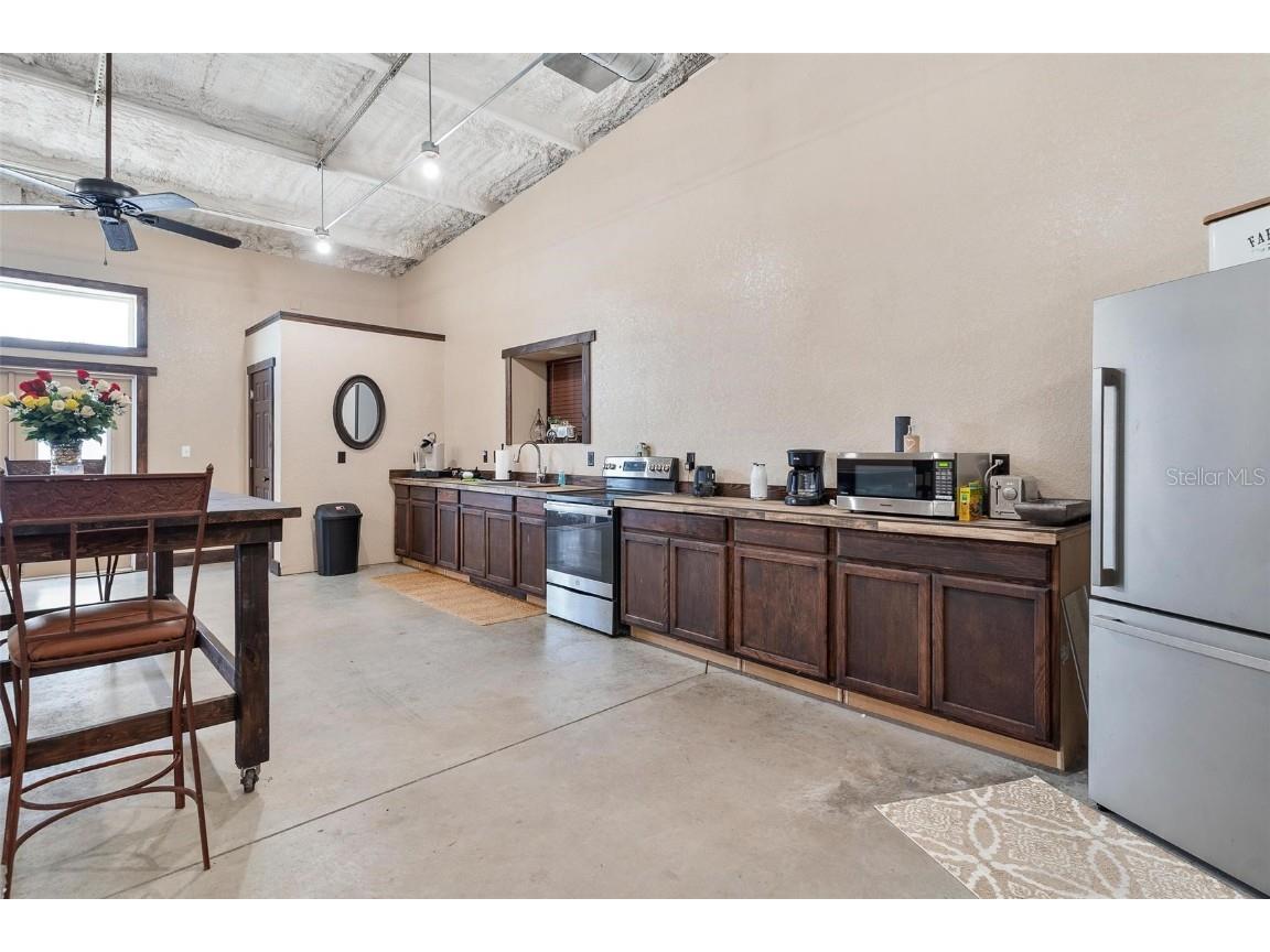 7086 Number Two Road Howey In The Hills FL 34737 G5102448 image12