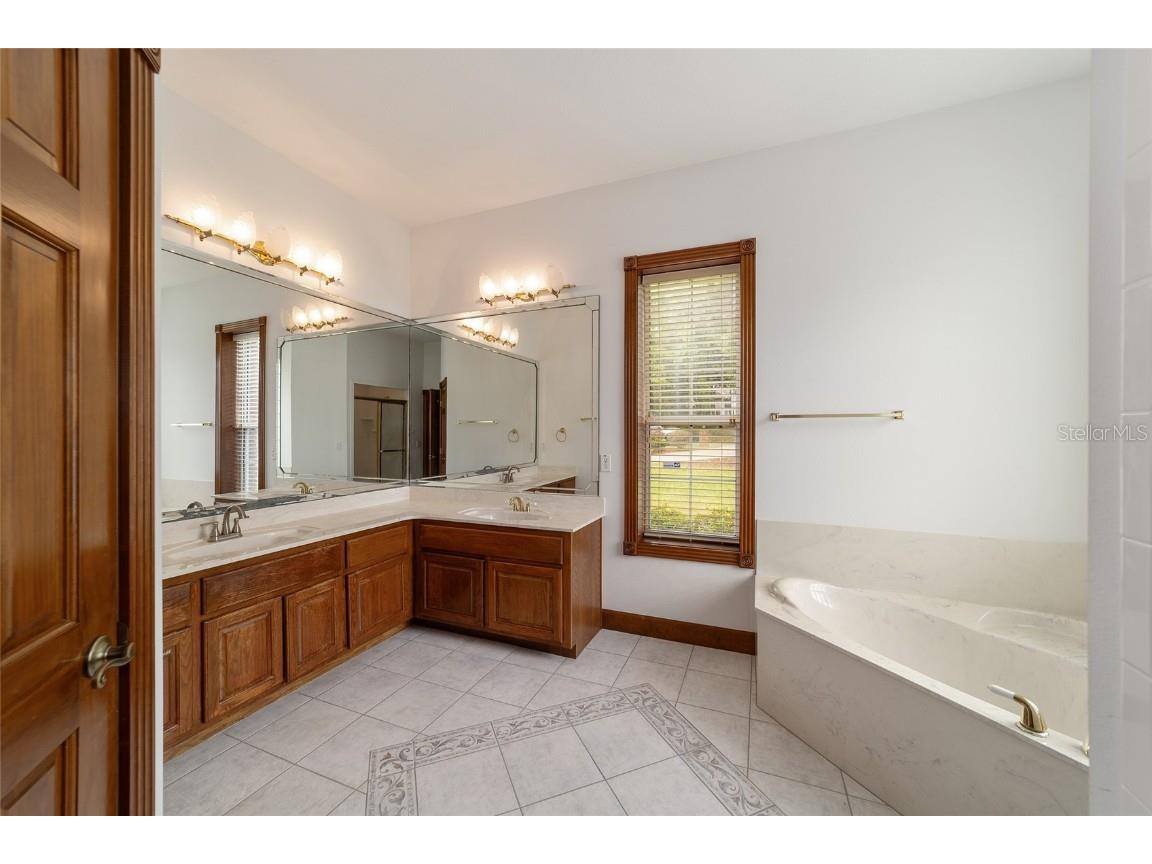 7086 SE 12th Circle Ocala FL 34480 OM675546 image18