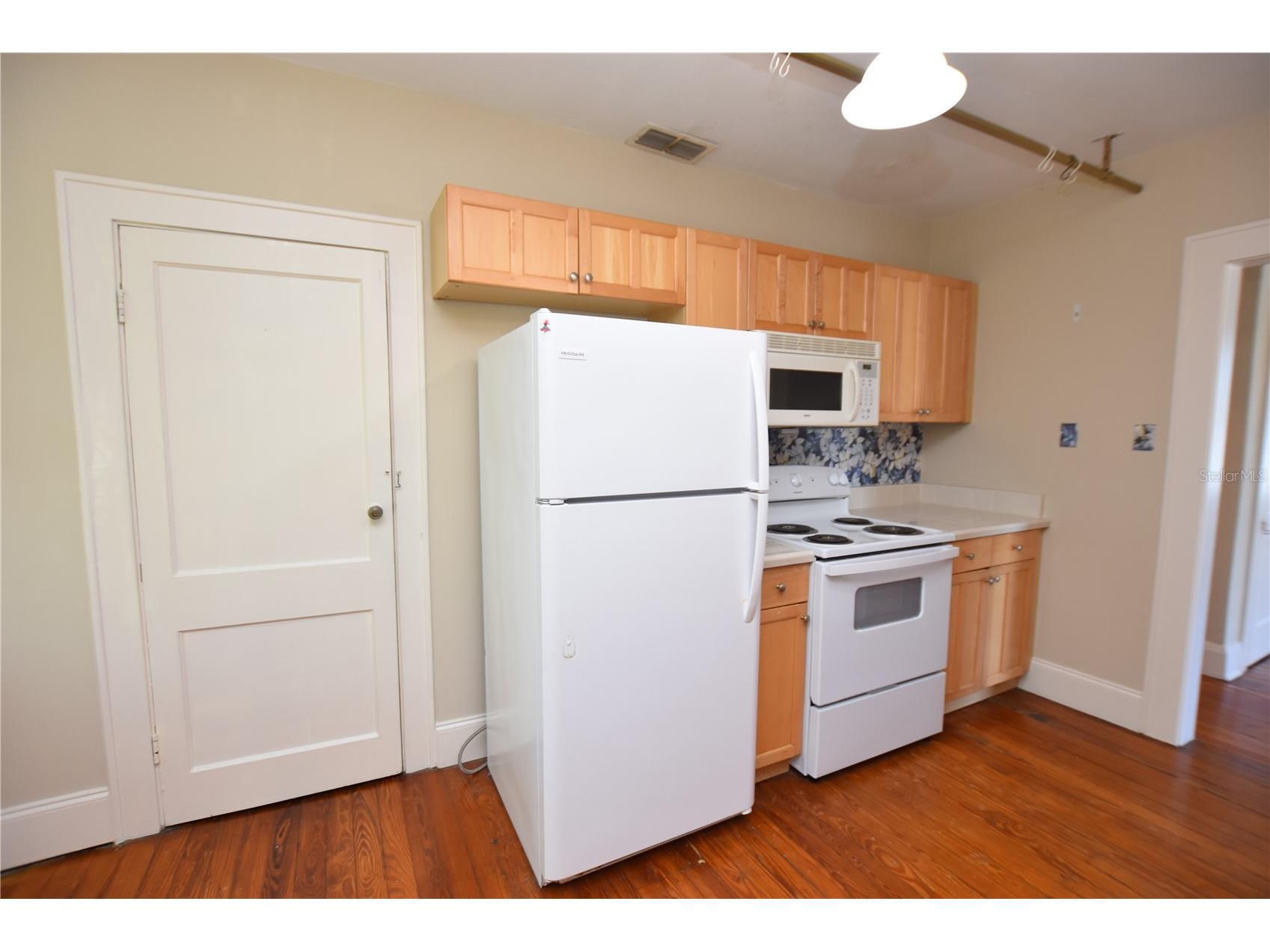 709 1/2 Park Hill Avenue Lakeland FL 33801 L4961867 image8