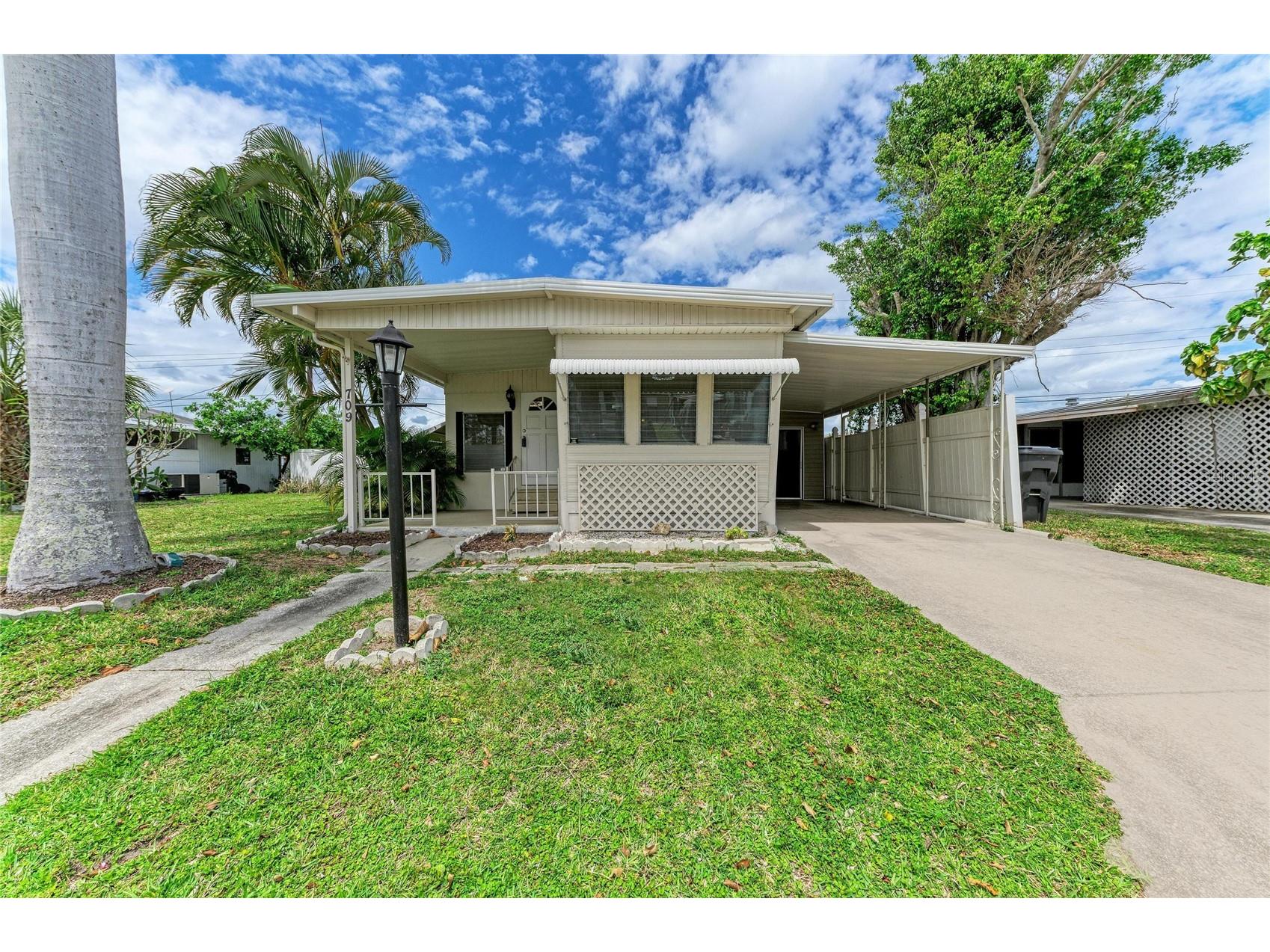 709 50th Avenue Terrace W Bradenton FL 34207 A4689409 image2