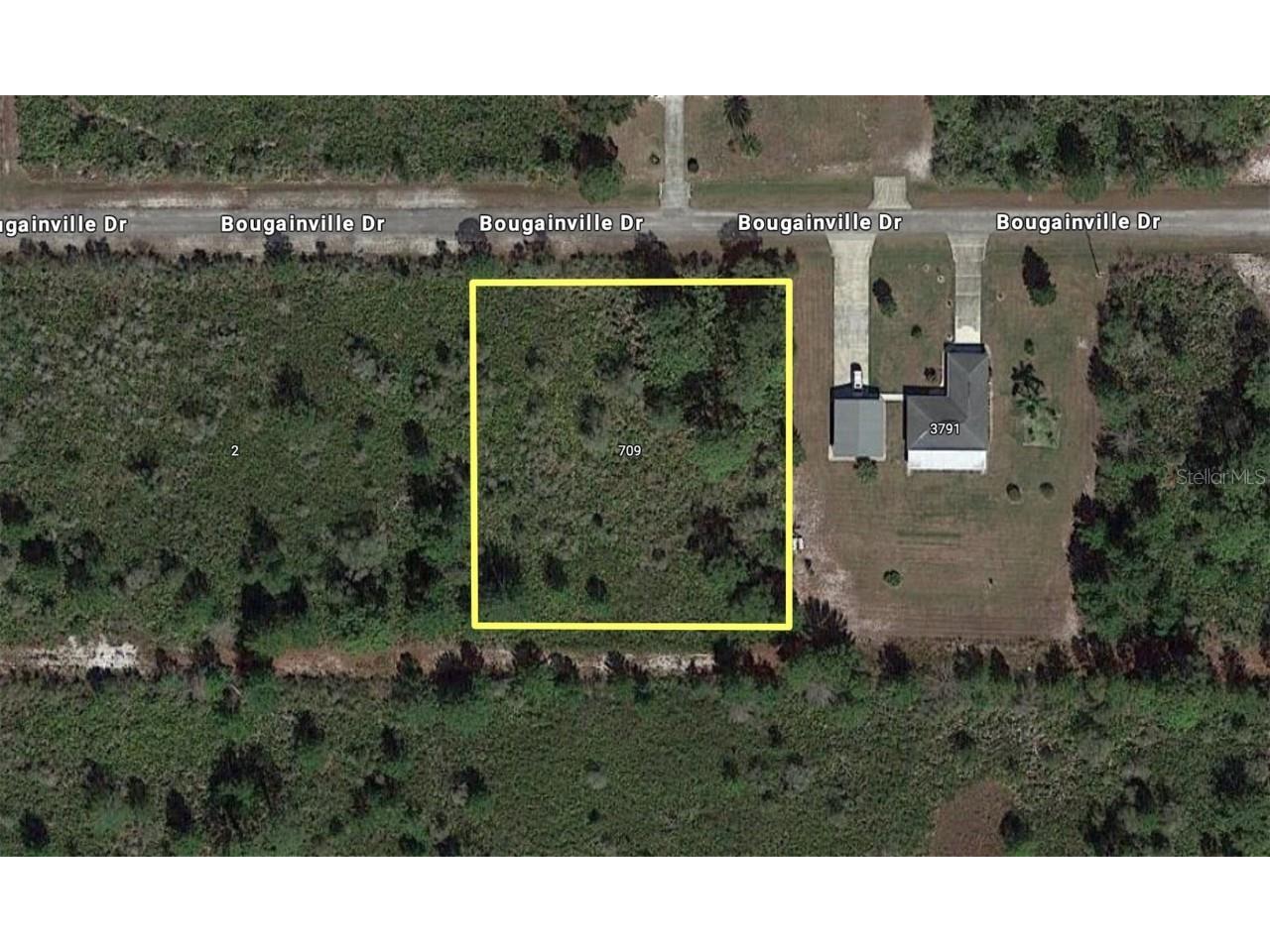 709 Bougainvillea Indian Lake Estates FL 33855 - LAKE WALK-IN-WATER T3502655 image1