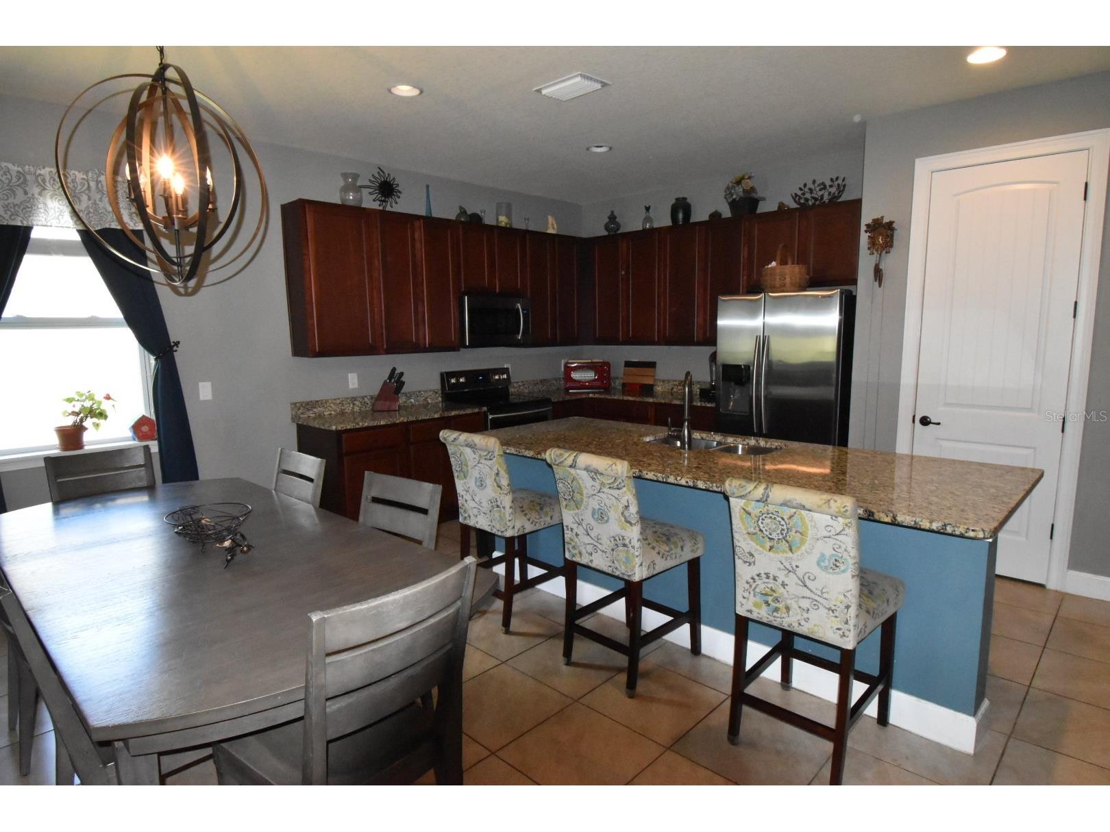 709 Calabria Way Howey In The Hills FL 34737 G5096343 image6