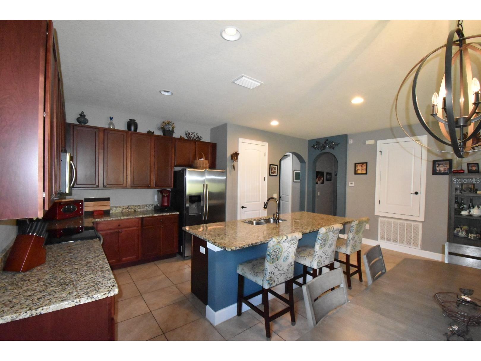 709 Calabria Way Howey In The Hills FL 34737 G5096343 image7