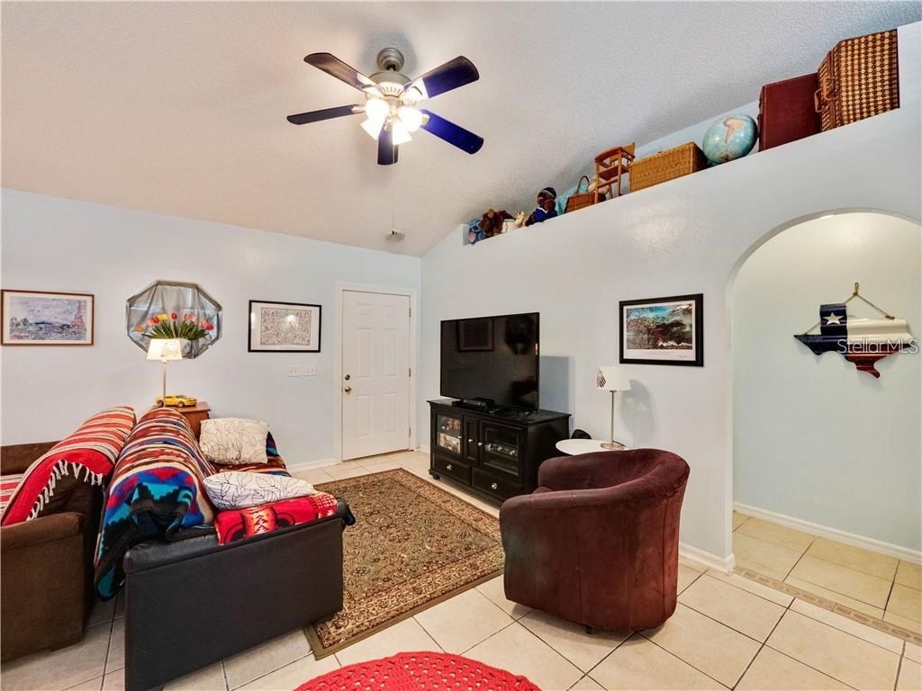 709 Del Prado Drive Kissimmee FL 34758 O6364637 image2