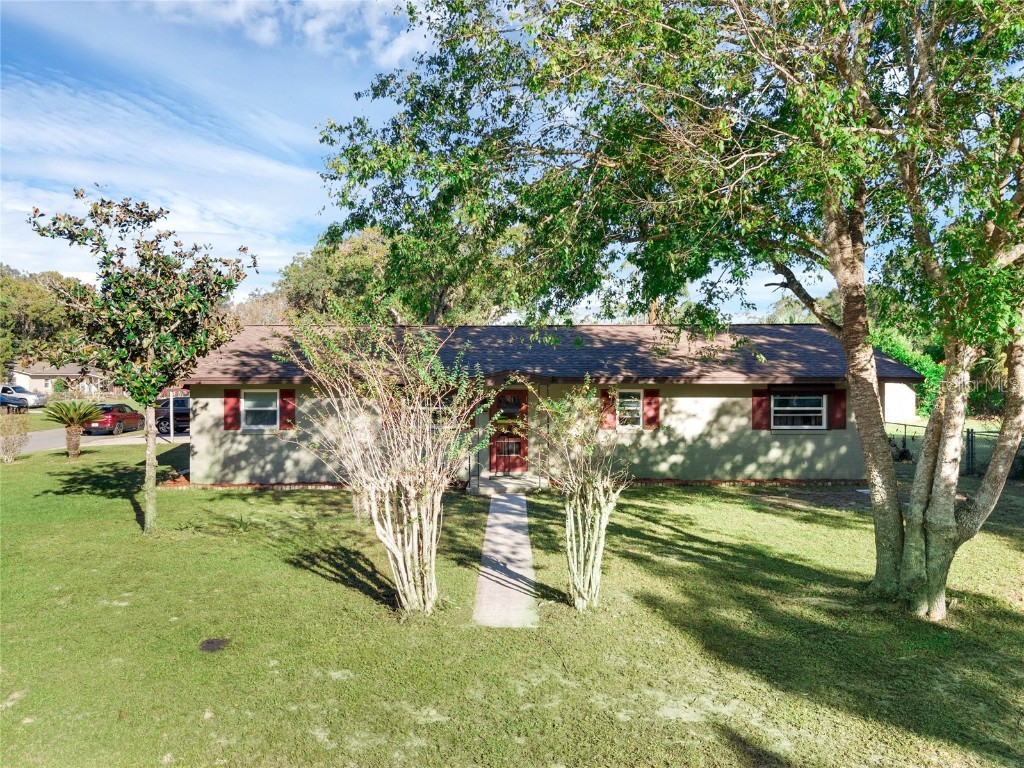 709 Dennis Avenue Fruitland Park FL 34731 O6150441 image1