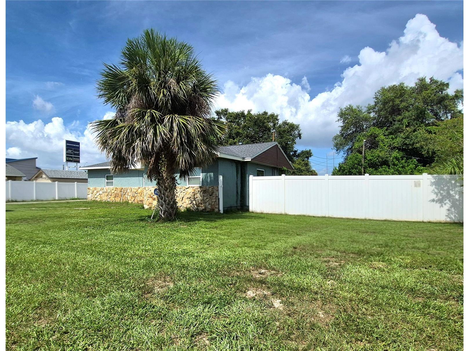 709 E 119th Avenue Tampa FL 33612 TB8520949 image14