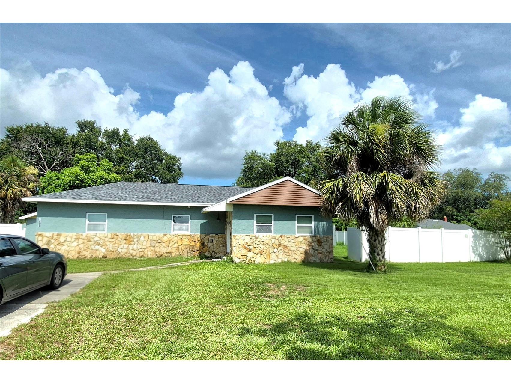 709 E 119th Avenue Tampa FL 33612 TB8520949 image2