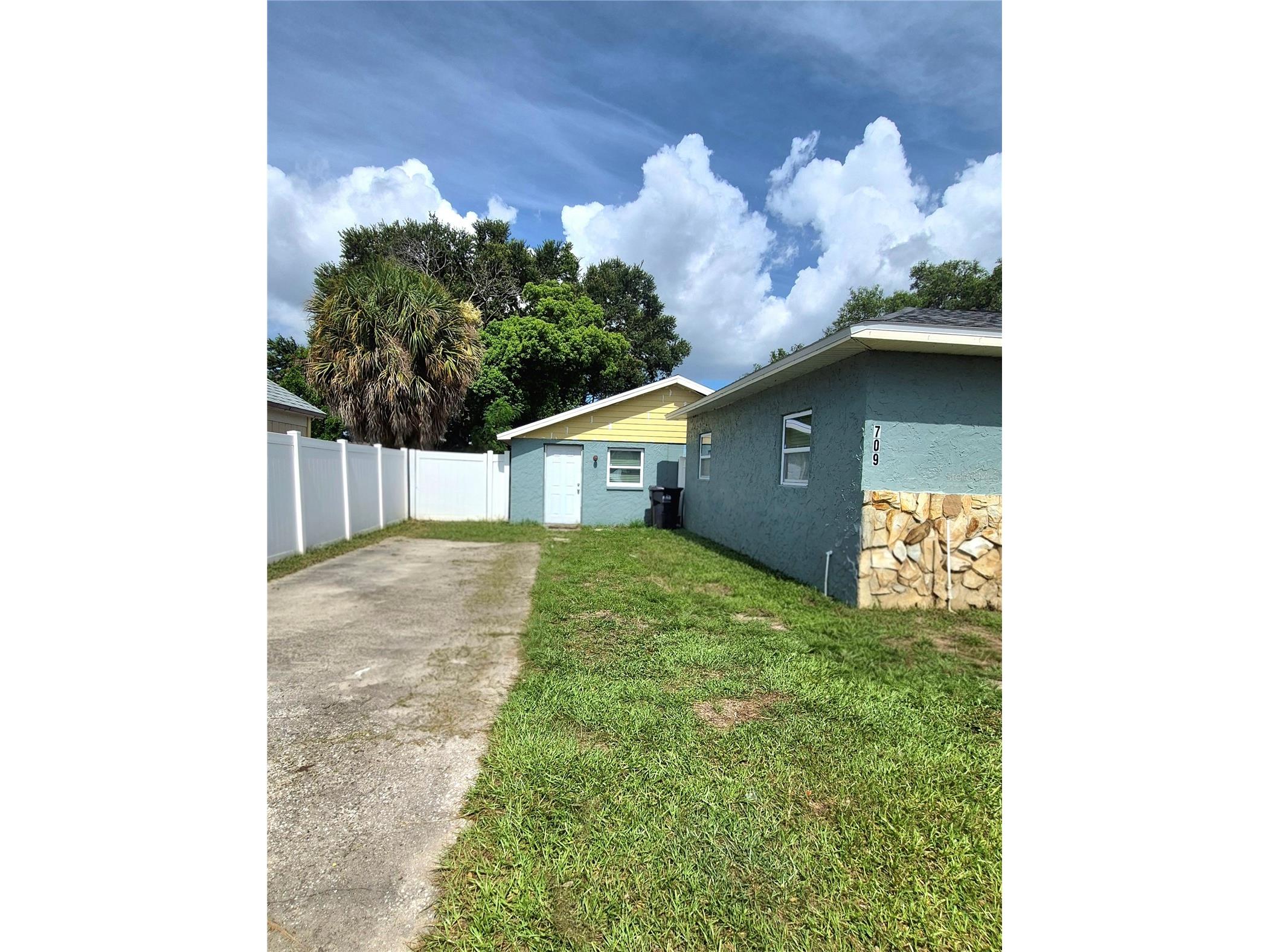 709 E 119th Avenue Tampa FL 33612 TB8520949 image20