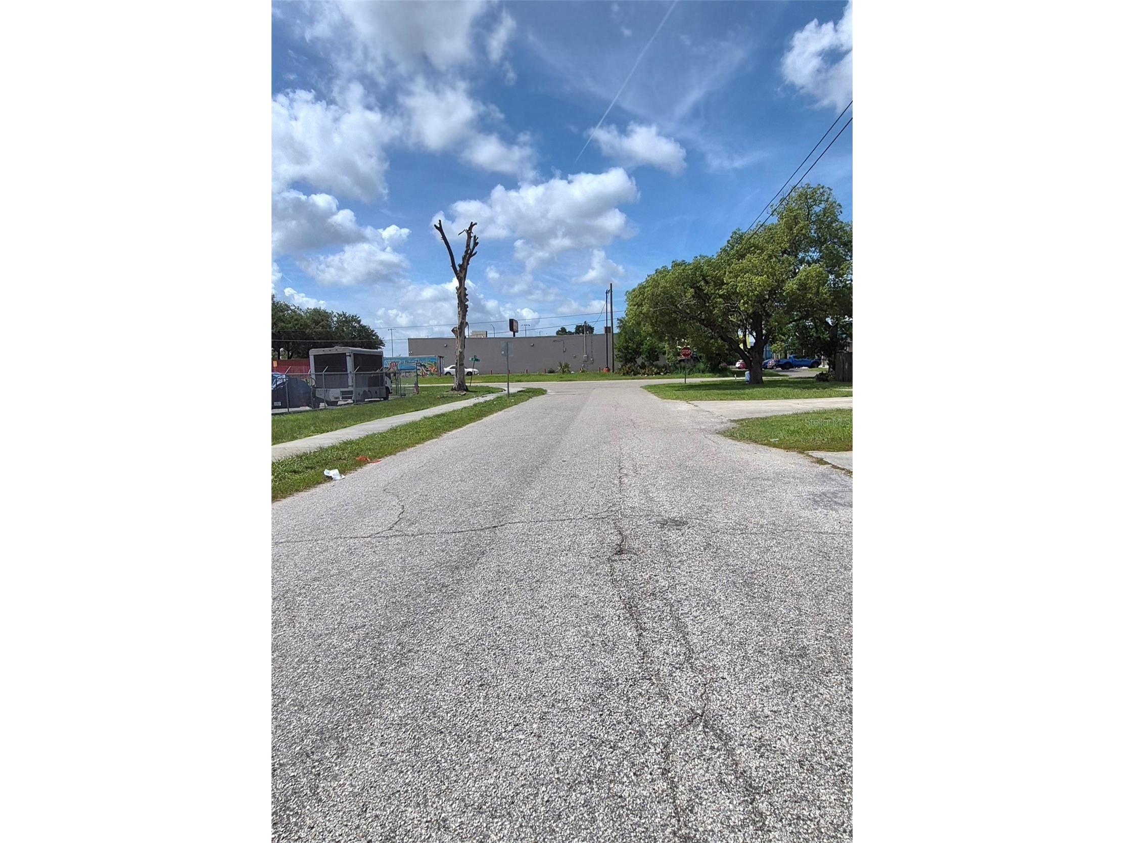 709 E 119th Avenue Tampa FL 33612 TB8520949 image23