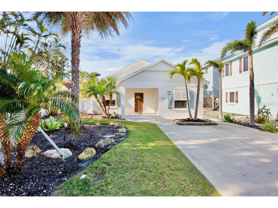 709 Fern Street Anna Maria FL 34216 A4674378 image1