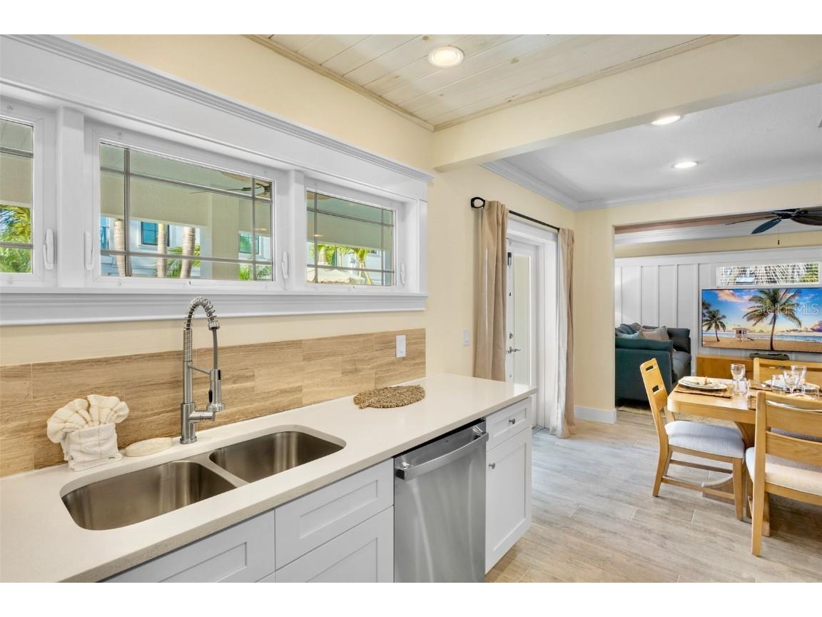 709 Fern Street Anna Maria FL 34216 A4674378 image12