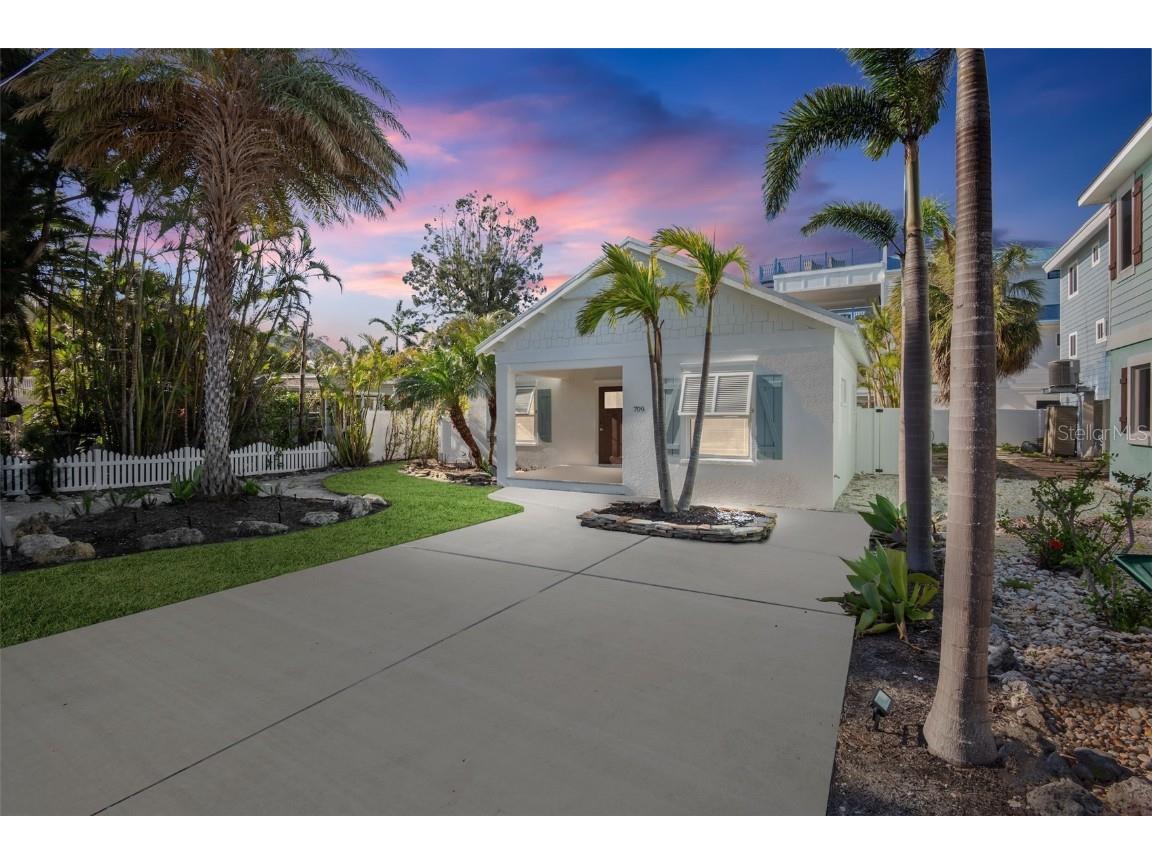 709 Fern Street Anna Maria FL 34216 A4674378 image26