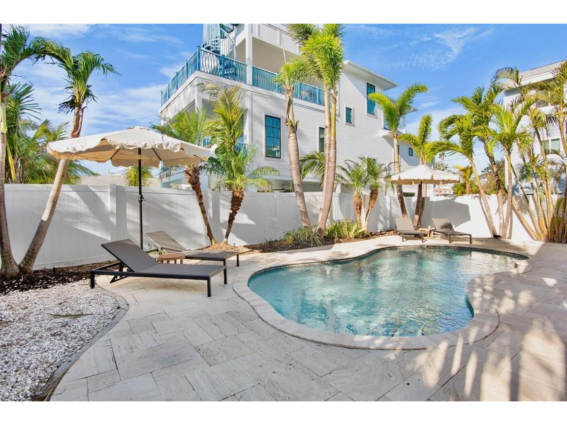 709 Fern Street Anna Maria FL 34216 A4674378 image3