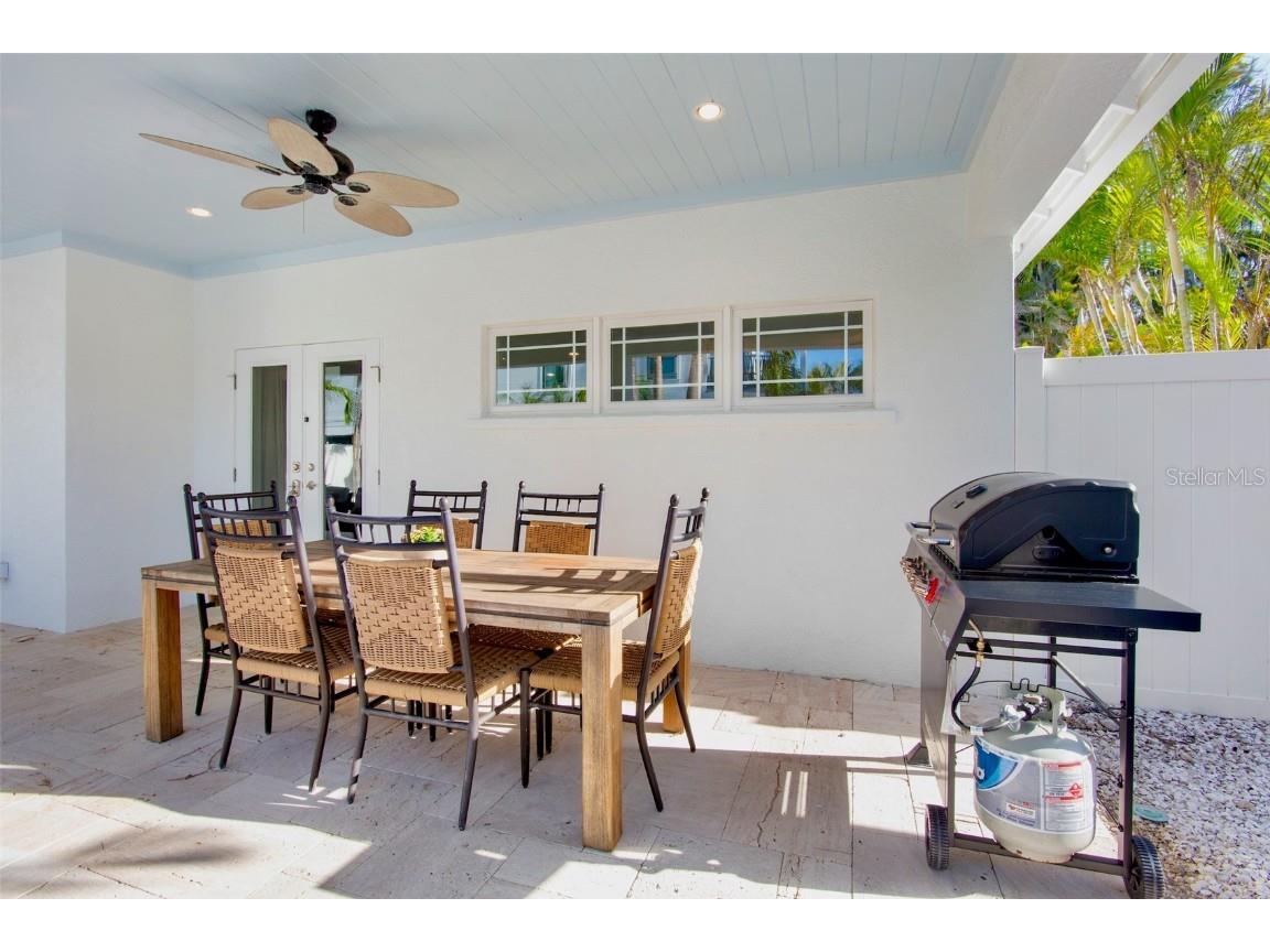 709 Fern Street Anna Maria FL 34216 A4674378 image9
